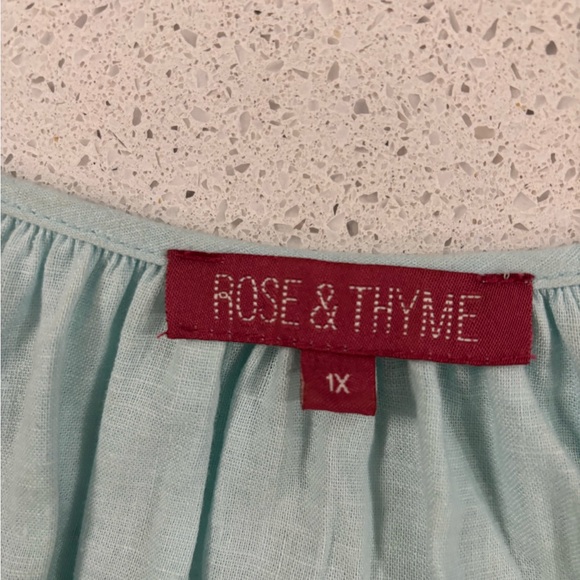 Rose & Thyme 1X Lightweight Women’s Blouse in soft blue hue - Beach Shopping - Picture 2 of 4